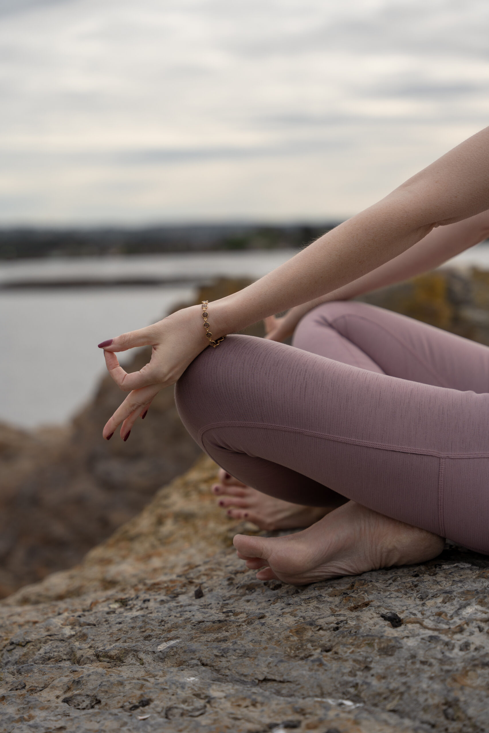 reduser stress med restorative yoga